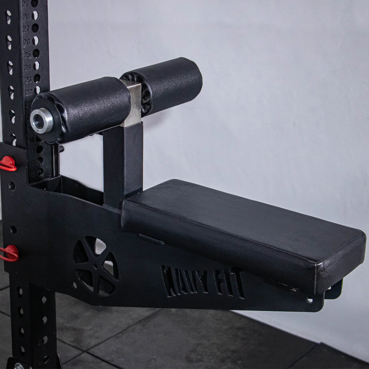 Asiento Pulldown Navyfit con acolchado de alta densidad montado en rack para ejercicios de jalón