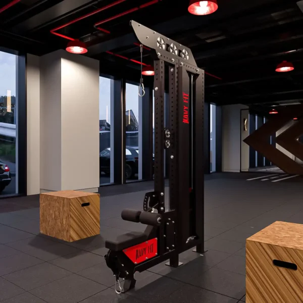 Equipo LP2 Navyfit polea alta de fuerza con sistema QuickShift™ y estructura de acero naval.