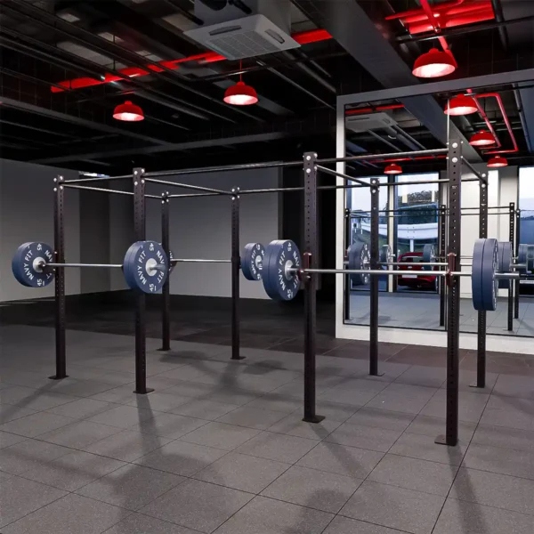Rack Central en Cadena 168″ Navyfit, estructura modular para squats, pull-ups y entrenamiento funcional.