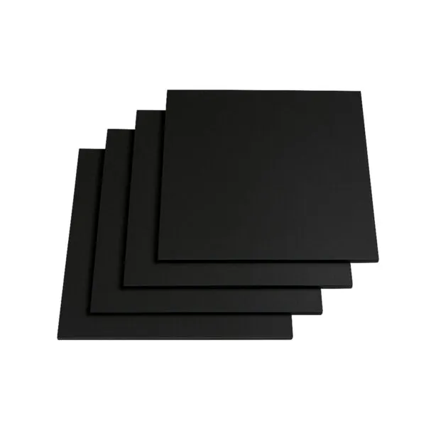 Piso de caucho Navyfit negro de 50x50 cm, con superficie antiderrapante y espesor de alto impacto.
